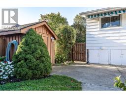 292 REDFORD CRESCENT - 36