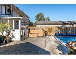 292 REDFORD CRESCENT - 37