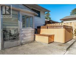 292 REDFORD CRESCENT - 38