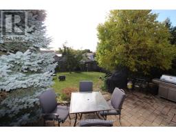 40 SHOEMAKER CRESCENT - 11