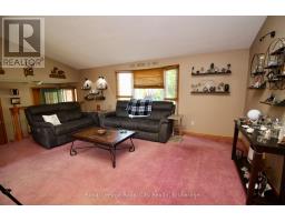 40 SHOEMAKER CRESCENT - 25