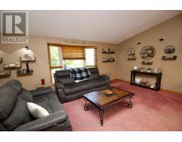 40 SHOEMAKER CRESCENT - 26