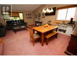 40 SHOEMAKER CRESCENT - 28