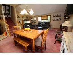 40 SHOEMAKER CRESCENT - 29