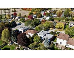 40 SHOEMAKER CRESCENT - 3