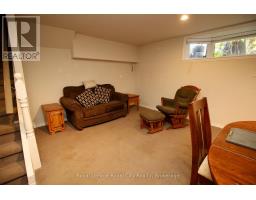 40 SHOEMAKER CRESCENT - 44