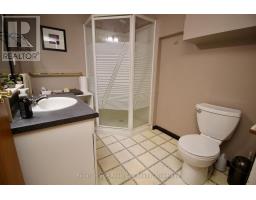 40 SHOEMAKER CRESCENT - 45