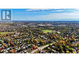 40 SHOEMAKER CRESCENT - 5