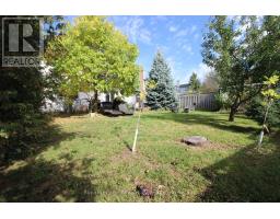 40 SHOEMAKER CRESCENT - 9