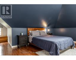 18 WATERLOO STREET N - 25