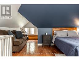 18 WATERLOO STREET N - 26