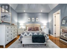 18 WATERLOO STREET N - 28