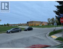 125 QUEENSDALE CRESCENT - 4