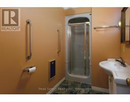 35 ONTARIO STREET N - 16