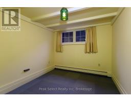 35 ONTARIO STREET N - 19