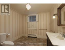 35 ONTARIO STREET N - 22