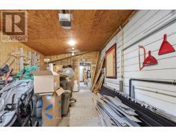 33 VICTORIA STREET - 25