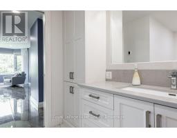 205 - 30 FRONT STREET - 36