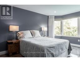 205 - 30 FRONT STREET - 37