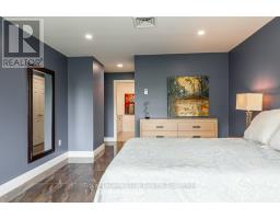 205 - 30 FRONT STREET - 41