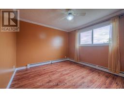 406 - 400 CHAMPLAIN BOULEVARD - 20