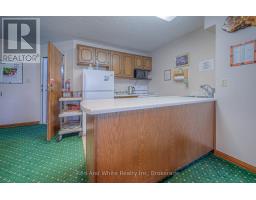 406 - 400 CHAMPLAIN BOULEVARD - 37