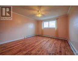 406 - 400 CHAMPLAIN BOULEVARD - 8