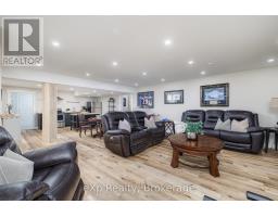 880 WOOD DRIVE - 32