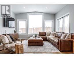 23 HAWTHORN COURT - 11