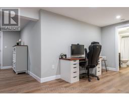 23 HAWTHORN COURT - 32