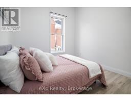 40 VICTORIA STREET S - 22