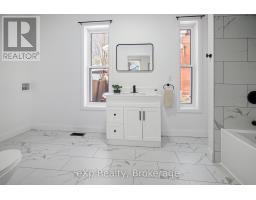 40 VICTORIA STREET S - 28