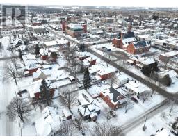 40 VICTORIA STREET S - 44