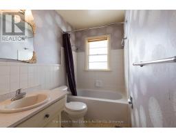 53 SANDRA AVENUE - 17