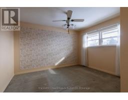 53 SANDRA AVENUE - 18