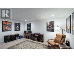 639 HIGHVIEW DRIVE S - 32