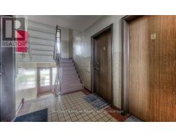 15 FLORAL CRESCENT - 27