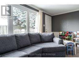 24 - 91 AVONWOOD DRIVE - 18