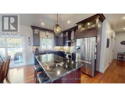 661 GLORIA STREET - 10