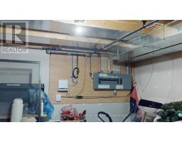 661 GLORIA STREET - 32