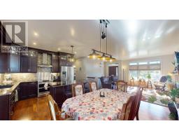 661 GLORIA STREET - 9