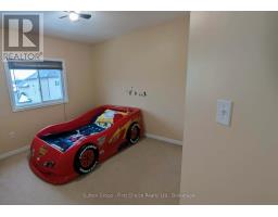 670 REID CRESCENT - 26