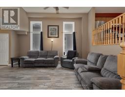 670 REID CRESCENT - 6