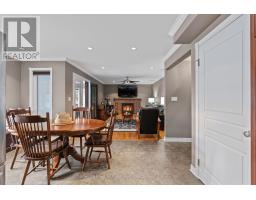 68 SPRUNG COURT - 14