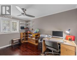 68 SPRUNG COURT - 24