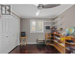 68 SPRUNG COURT - 25