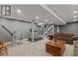 68 SPRUNG COURT - 32