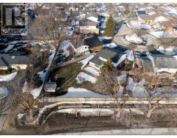 68 SPRUNG COURT - 36