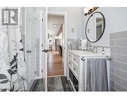 93 ELMA CENTRE STREET - 19