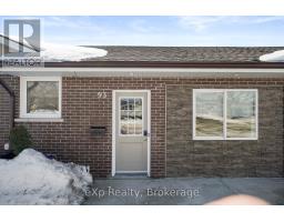 93 ELMA CENTRE STREET - 35